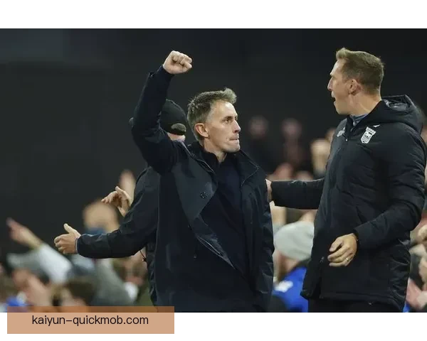 英超卢克·肖状态回暖，近期表现稳健助力曼联竞争力增强